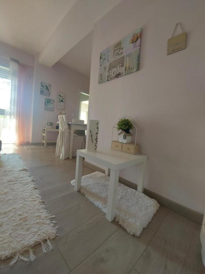 La Pineta - Delightful Small Apartment Near The City Center LʼAquila Exterior foto