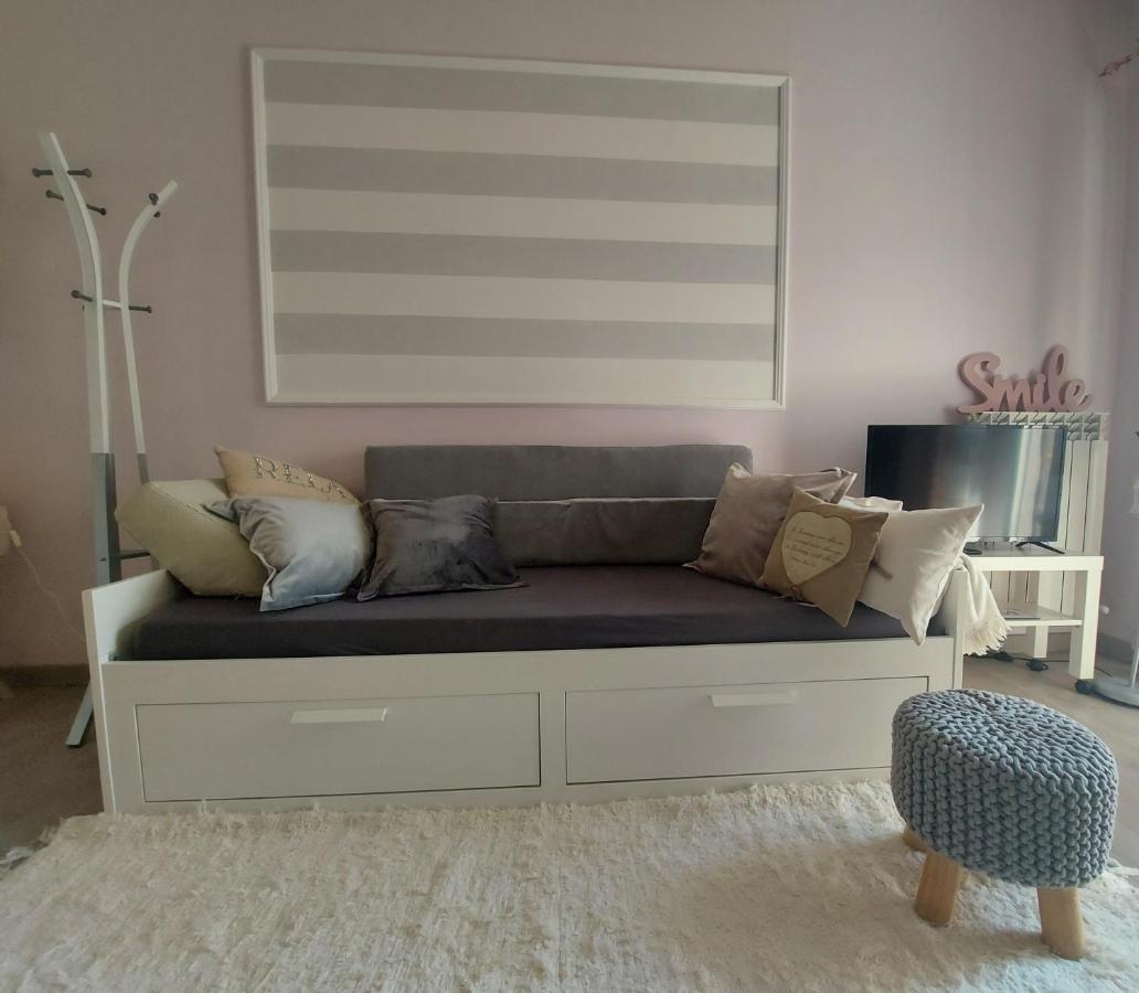 La Pineta - Delightful Small Apartment Near The City Center LʼAquila Exterior foto
